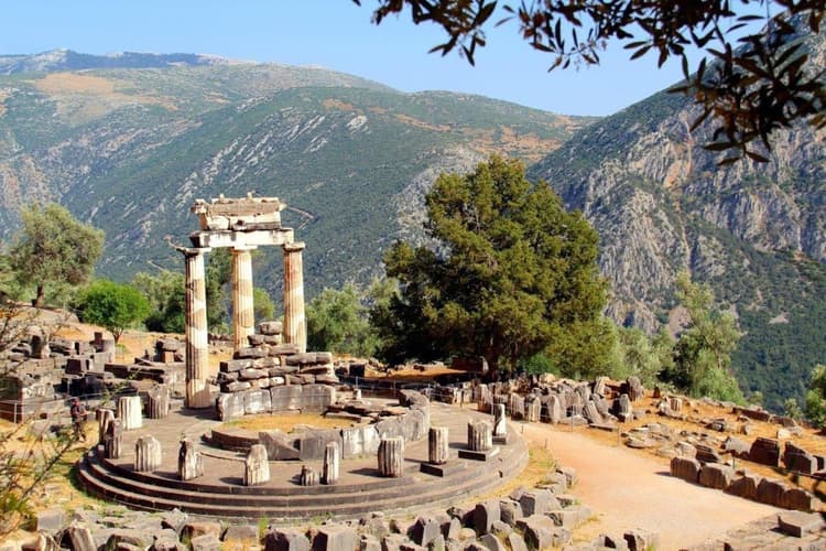 Image - Winter in Greece, Classical Tour Greece Argolis, Olympia, Delphi, Meteora, Spanish-speaking guide