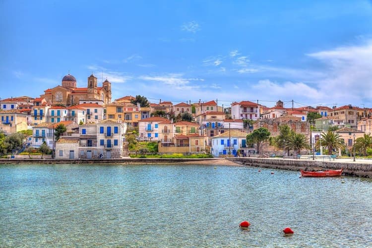 صورة - The Greek Gems: Athens, Delphi, Meteora and Santorini, Private Tour