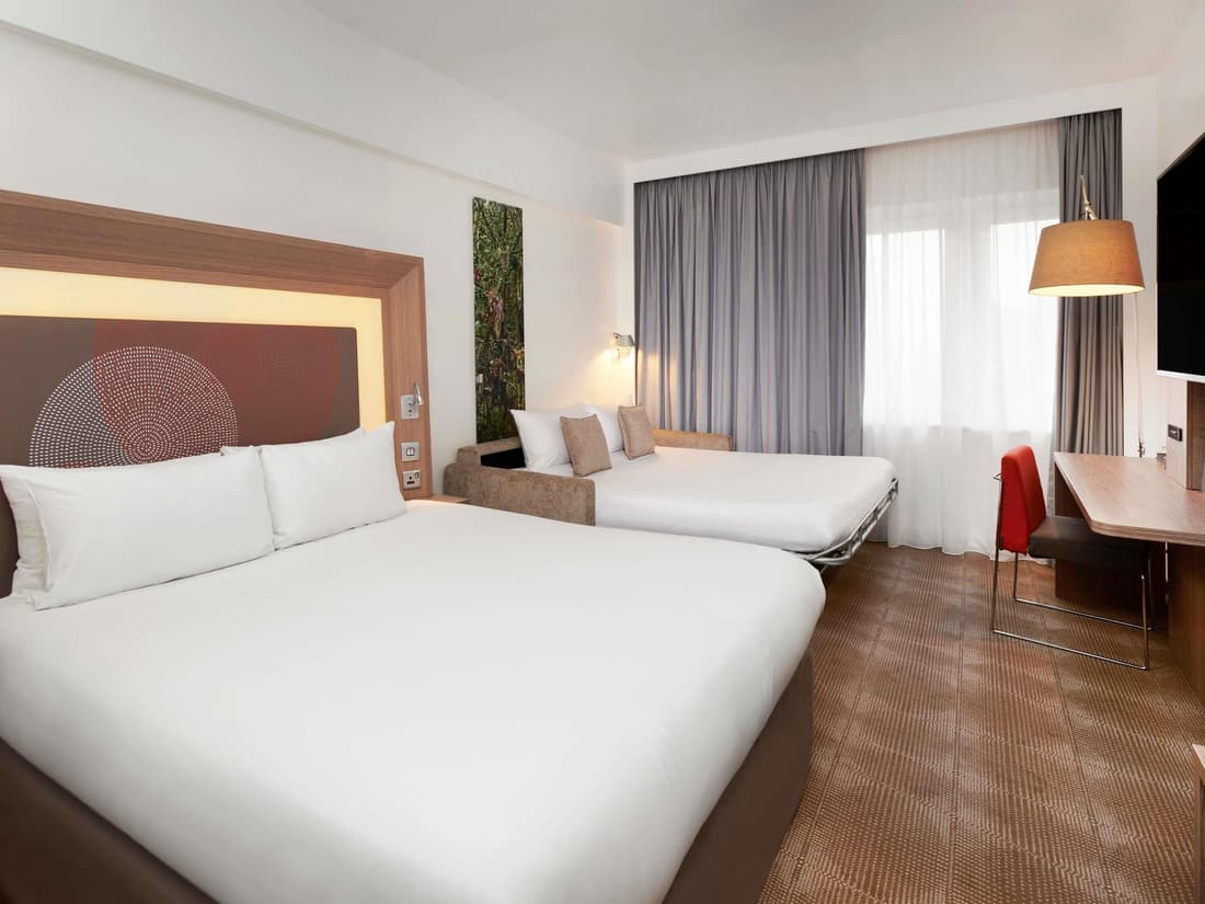Novotel London West