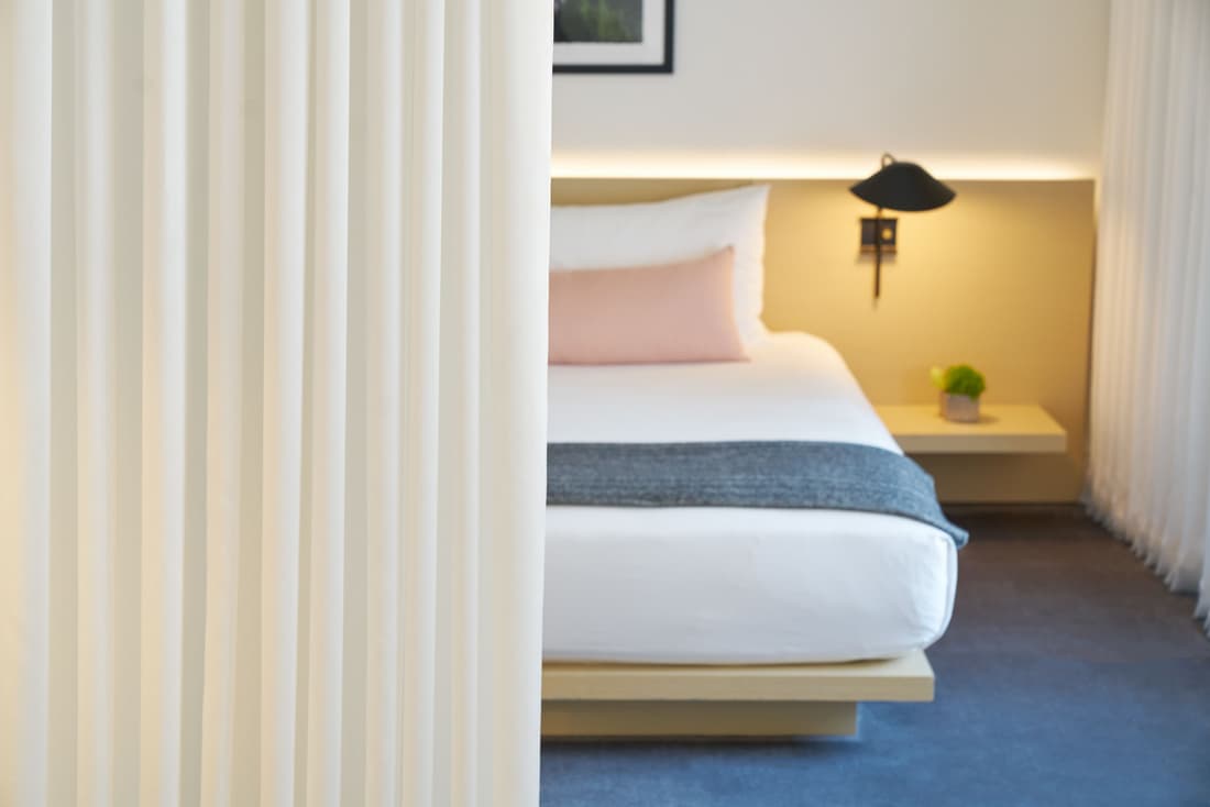 The Chicago Hotel Collection Ambassador Gold Coast