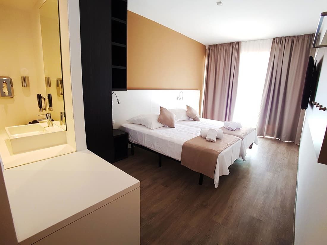 Planet Hotels One Adults Only +16