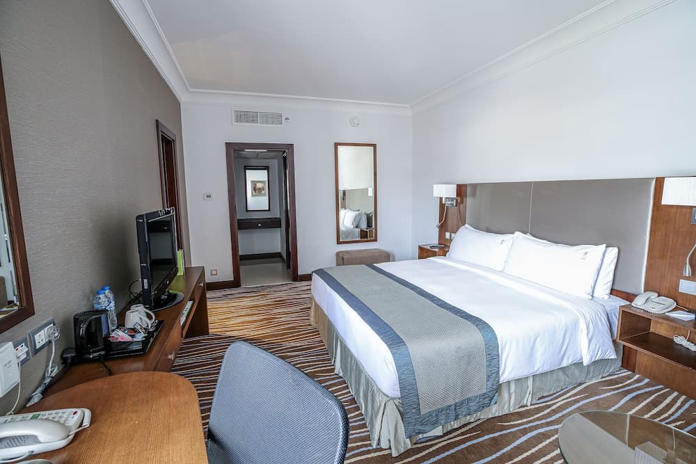 Holiday Inn Abu Dhabi Downtown, an IHG Hotel