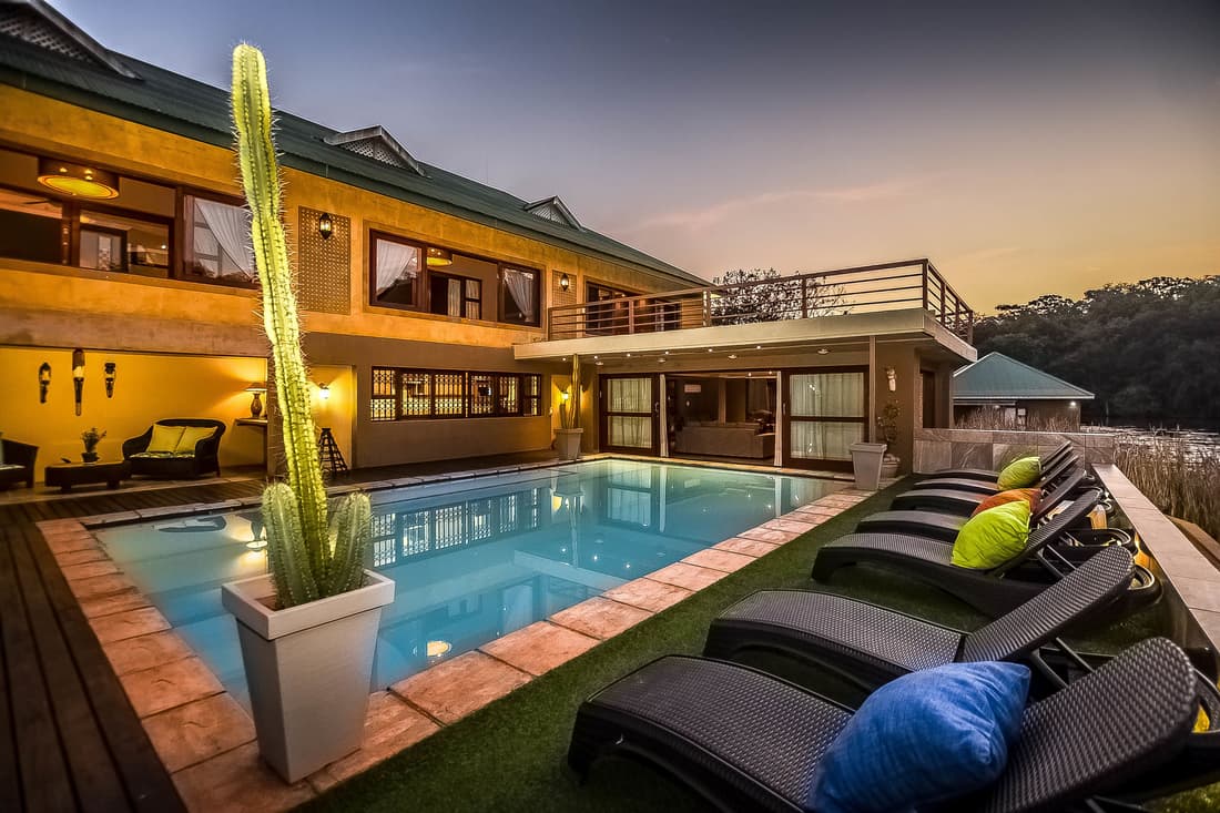 Bambuu Lakeside Lodge