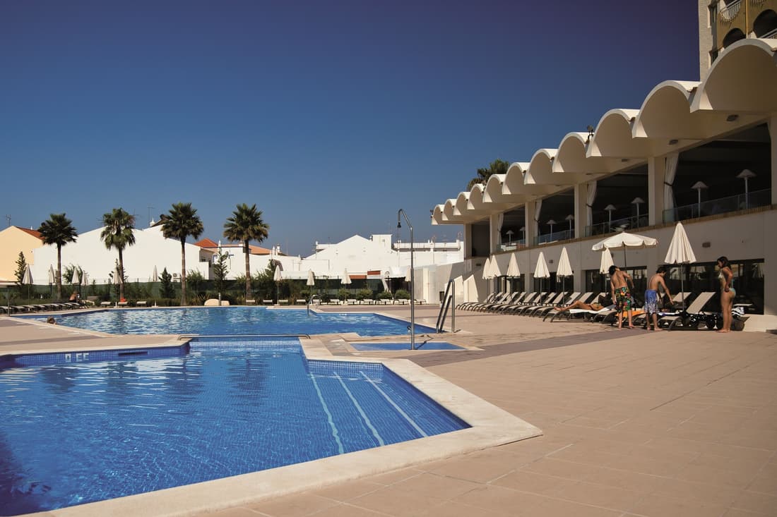 Ozadi Altura Beach Resort