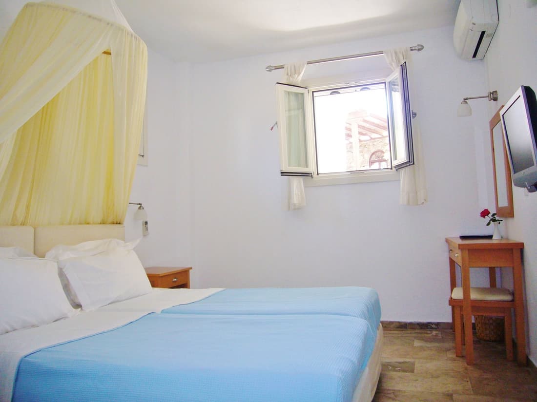 Zephyros Hotel