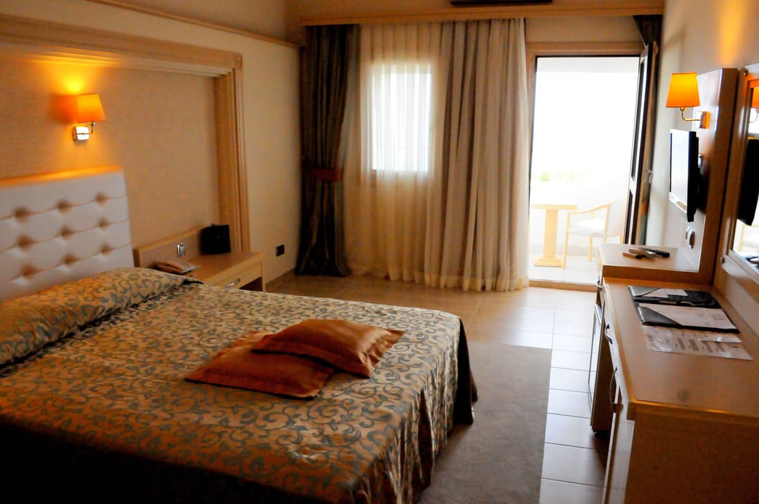 Azka Hotel
