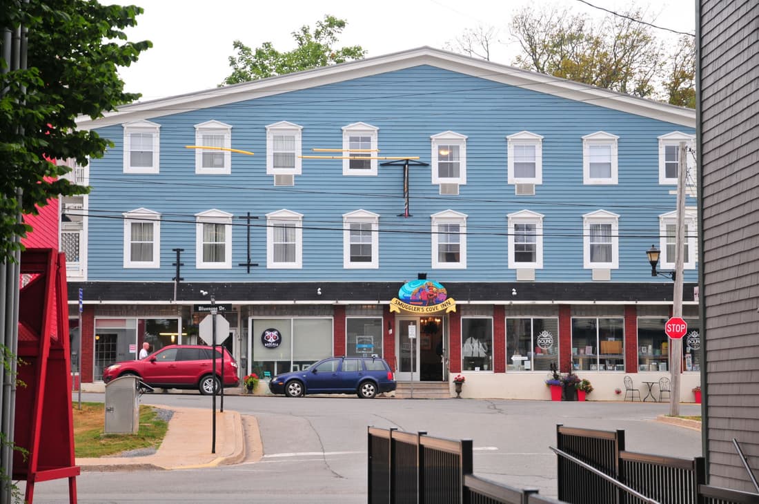 Smugglers Cove Inn