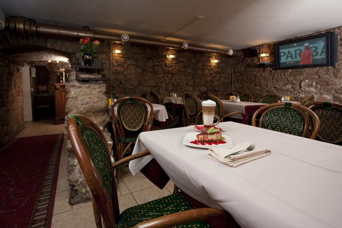 Monte Kristo Hotel