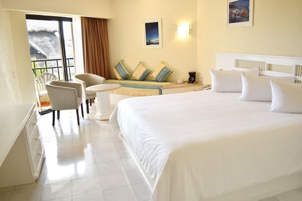 Select Club at Sandos Playacar Beach Resort - Adults Only