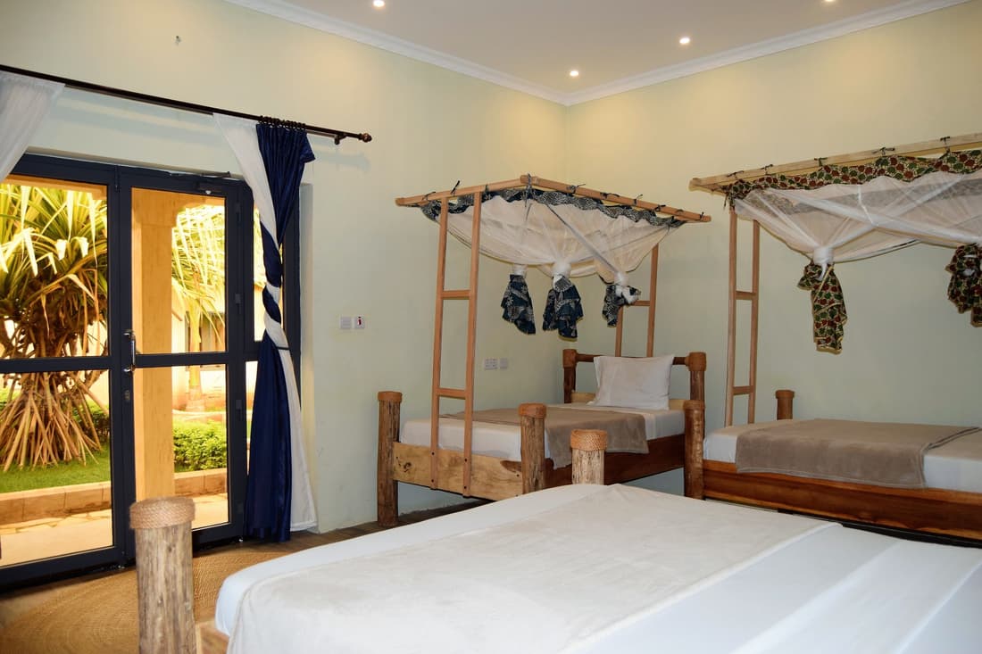 Chanya Lodge