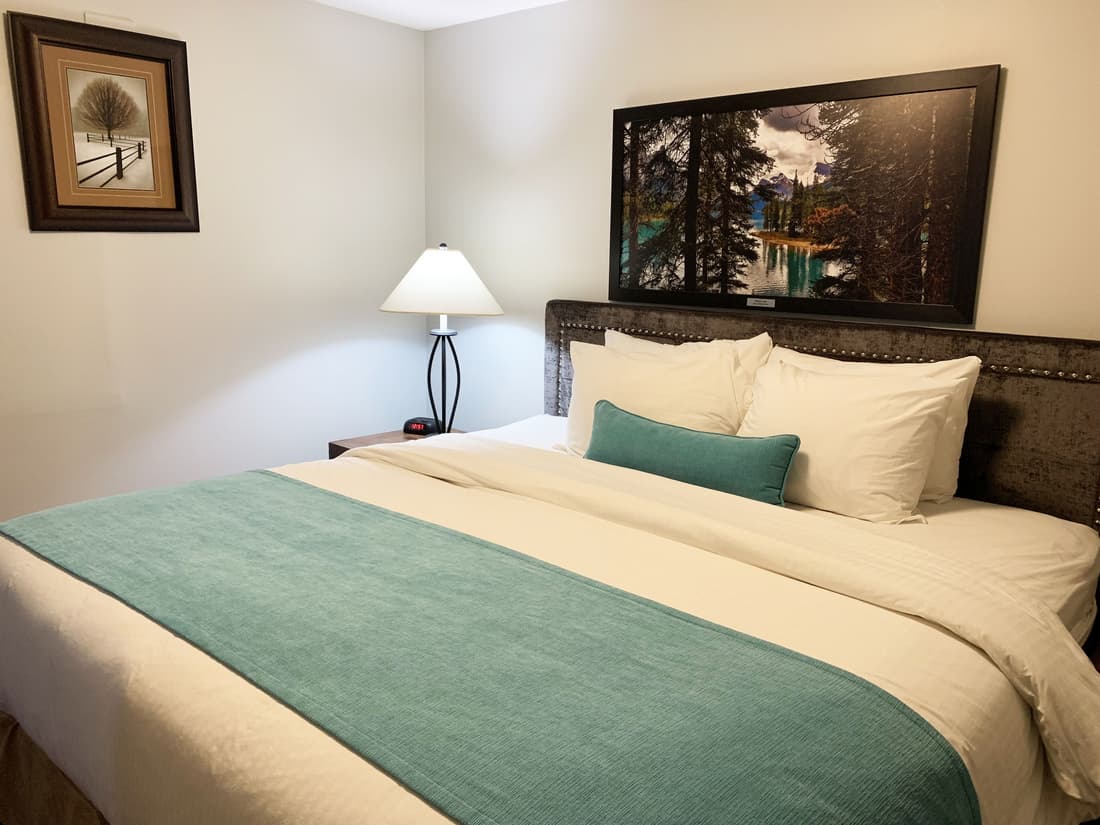 Tonquin Inn