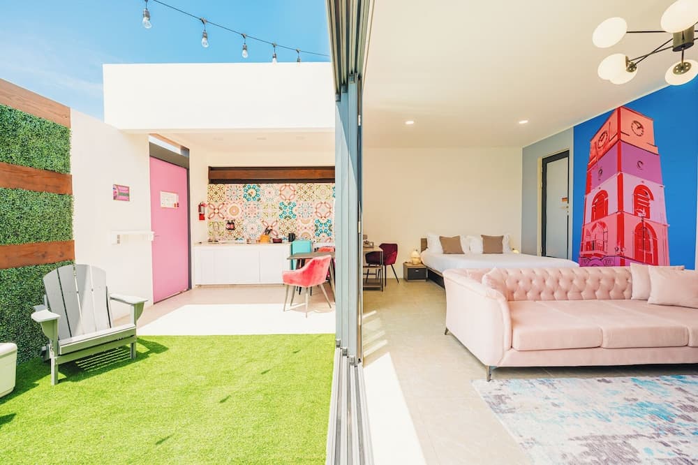 Privada Stays - Private Pools & Colorful-Chic Boutique Hotel