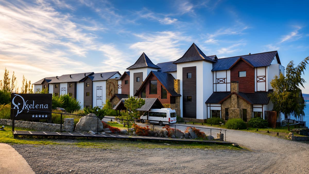 Xelena Hotel & Suites