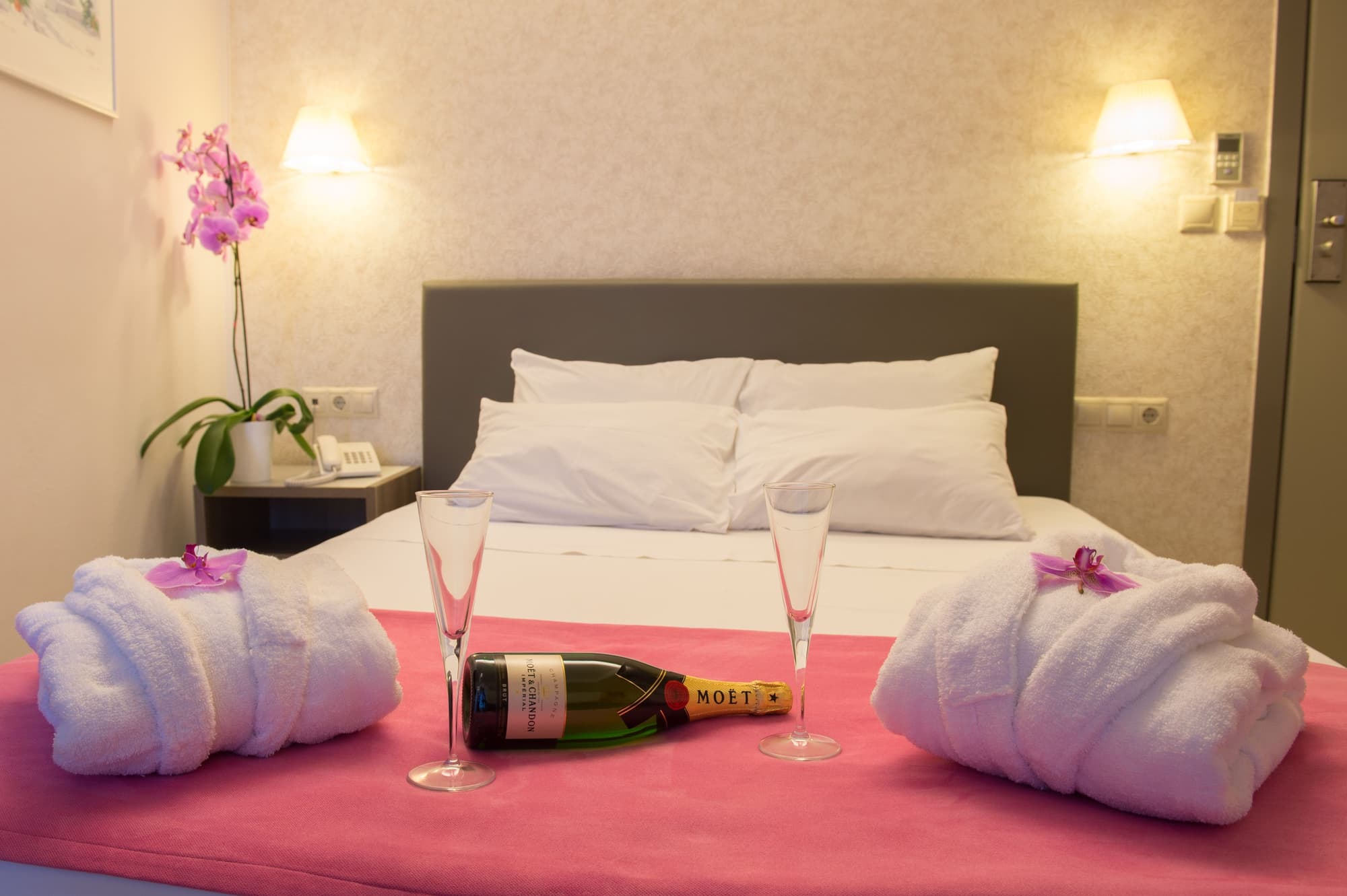 Astron Hotel
