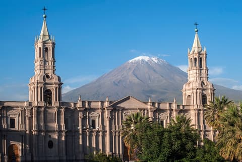 Treasures of the South – 13 Days: Lima, Arequipa, Colca Valley, Puno, Cusco, Machu Picchu with Domestic Flights, French-speaking guide