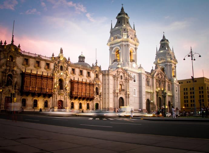 Treasures of the South – 13 Days: Lima, Arequipa, Colca Valley, Puno, Cusco, Machu Picchu with Domestic Flights, French-speaking guide