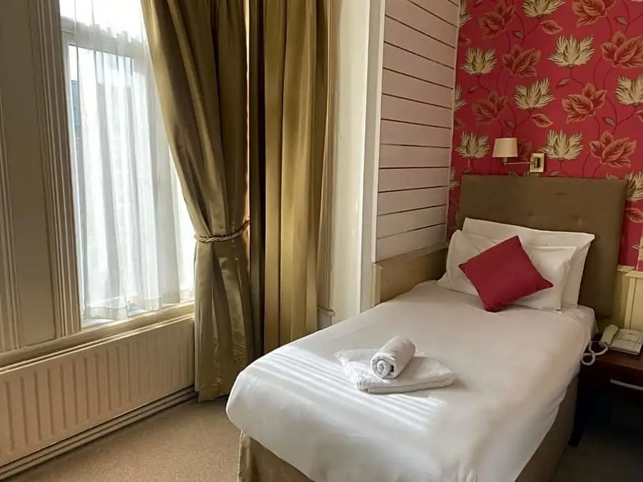 Maples House Hotel