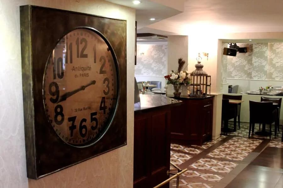 Maples House Hotel