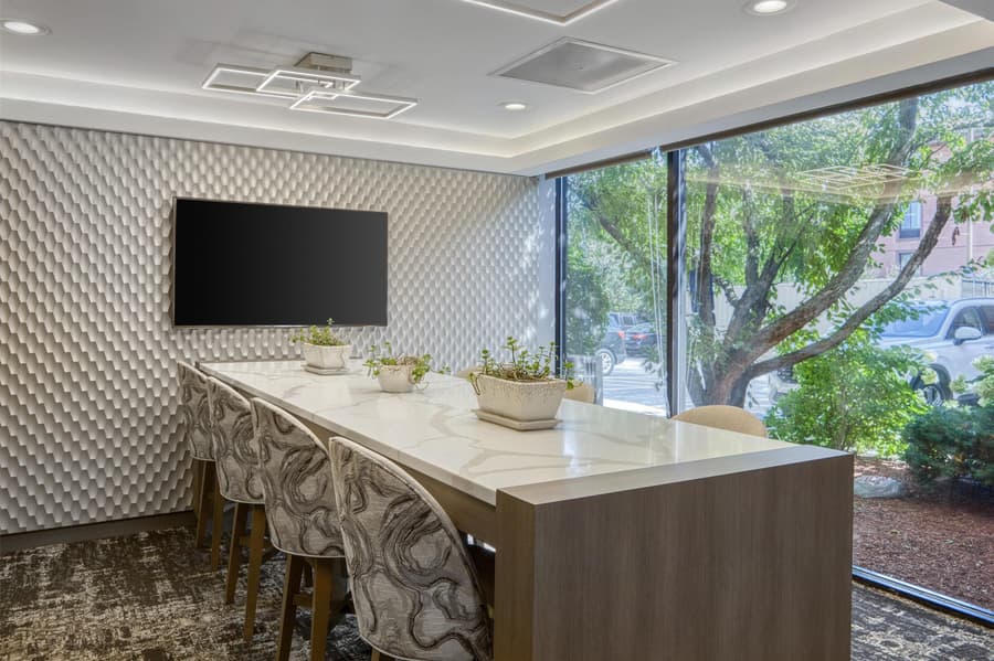 SureStay Plus Hotel by Best Western Chicago Lombard
