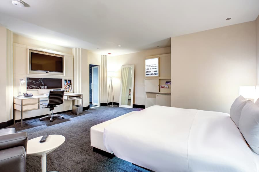 THE MIDLAND HOTEL, Chicago, a Tribute Portfolio Hotel