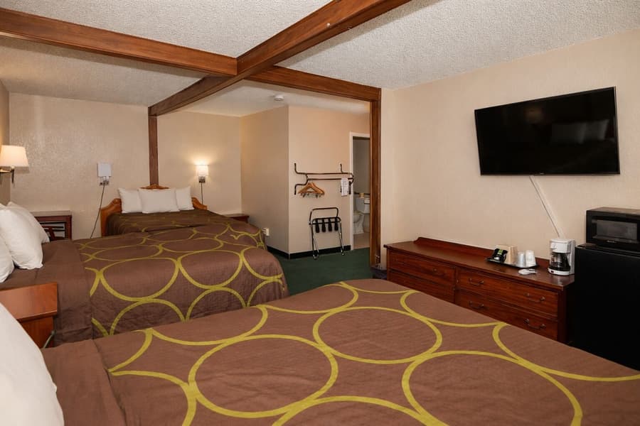 Super 8 by Wyndham Gallup