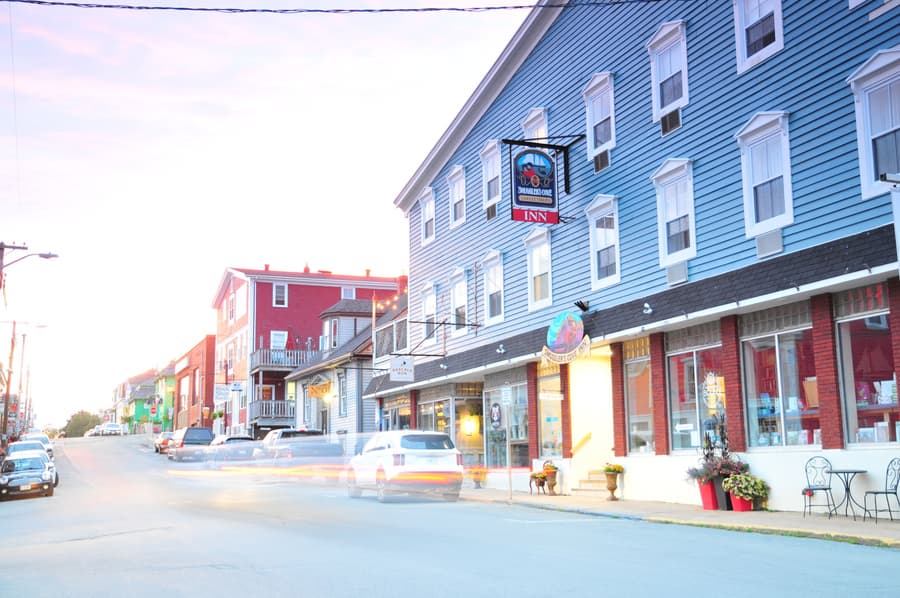 Smugglers Cove Inn
