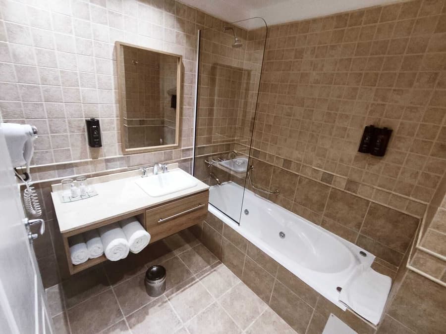 Xelena Hotel & Suites