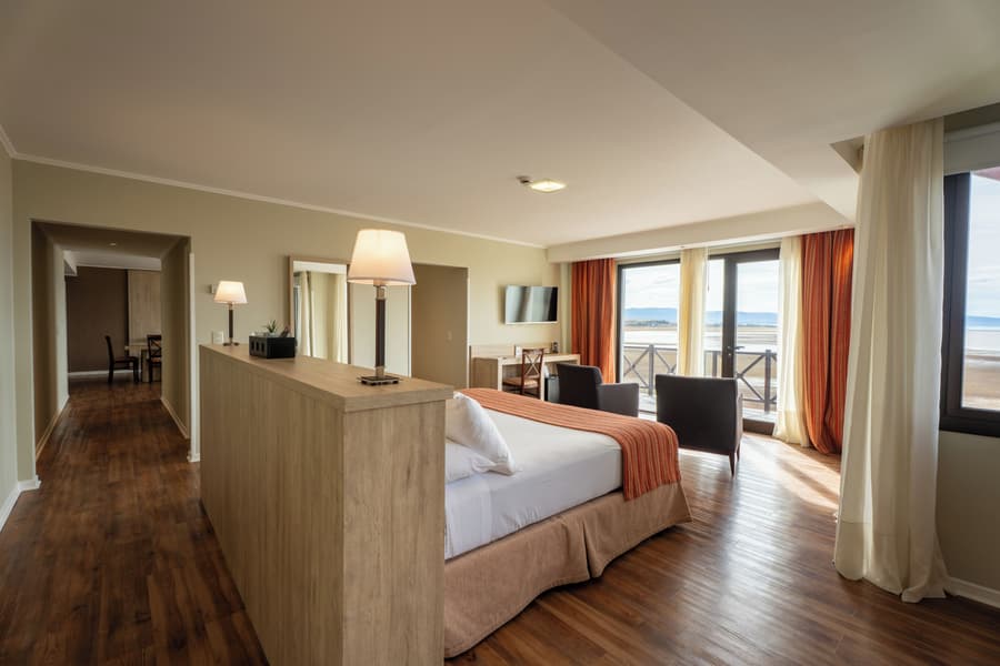 Xelena Hotel & Suites