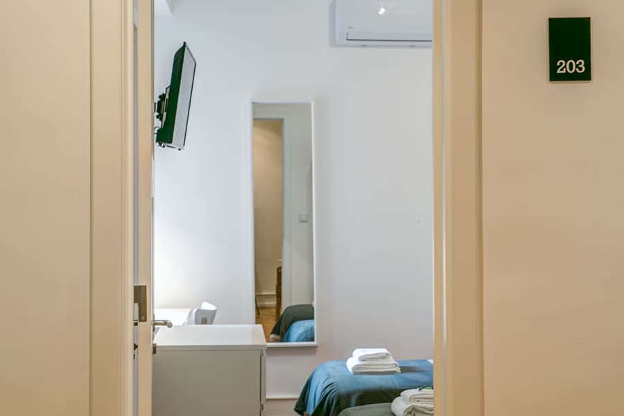 Home Out Rooms & Apartments