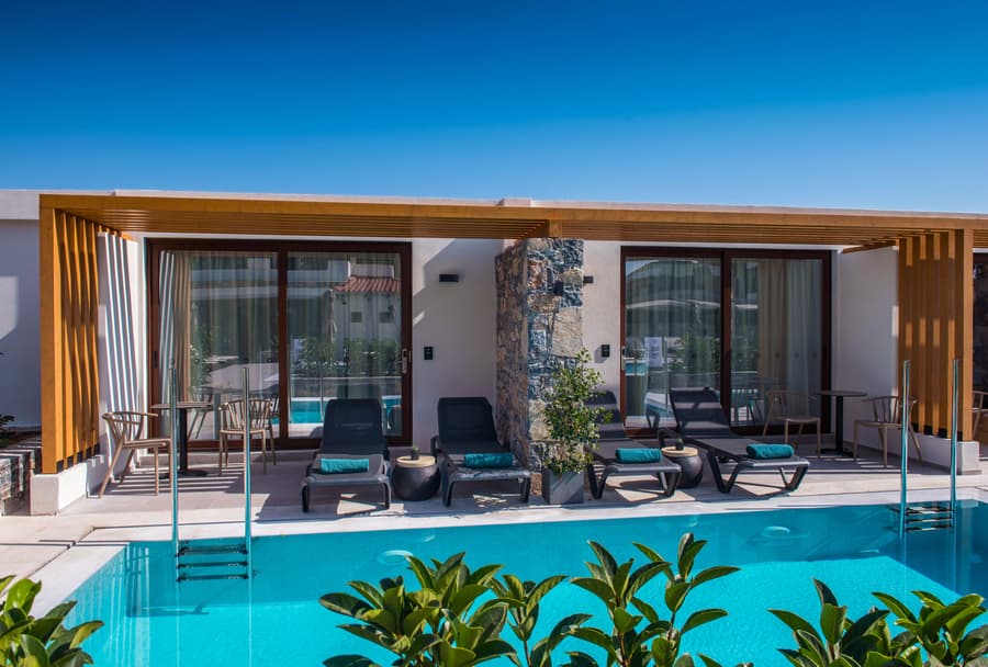 Petousis Hotel & Suites