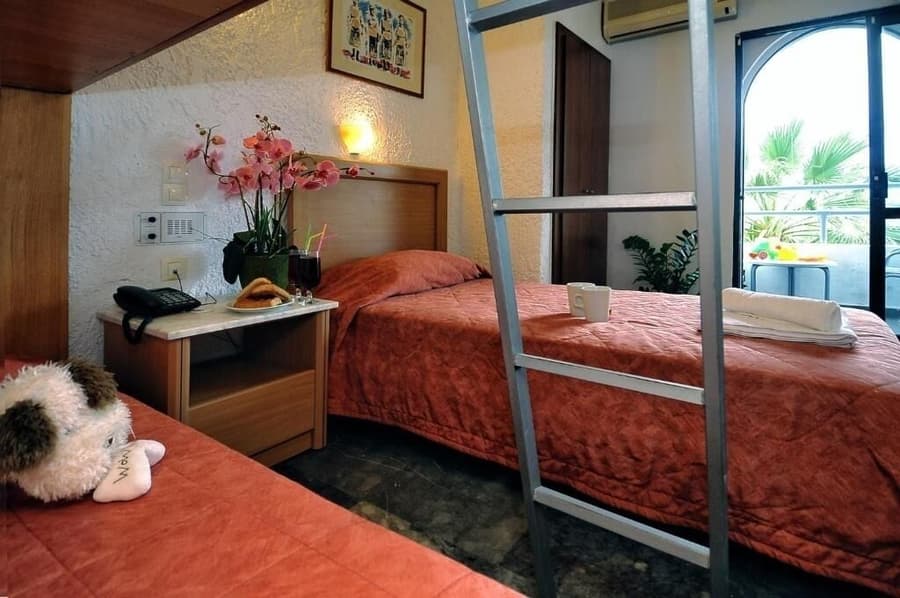 Karteros Hotel