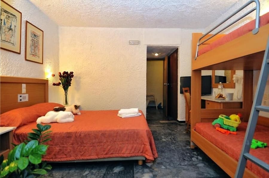 Karteros Hotel