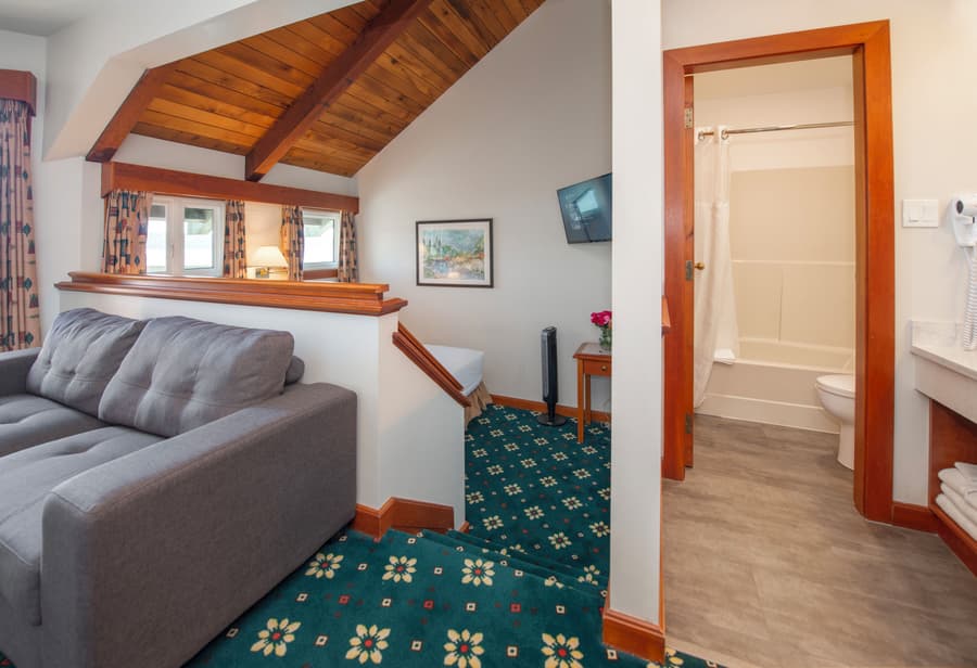 Painter's Lodge