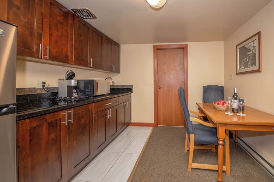 Painter's Lodge